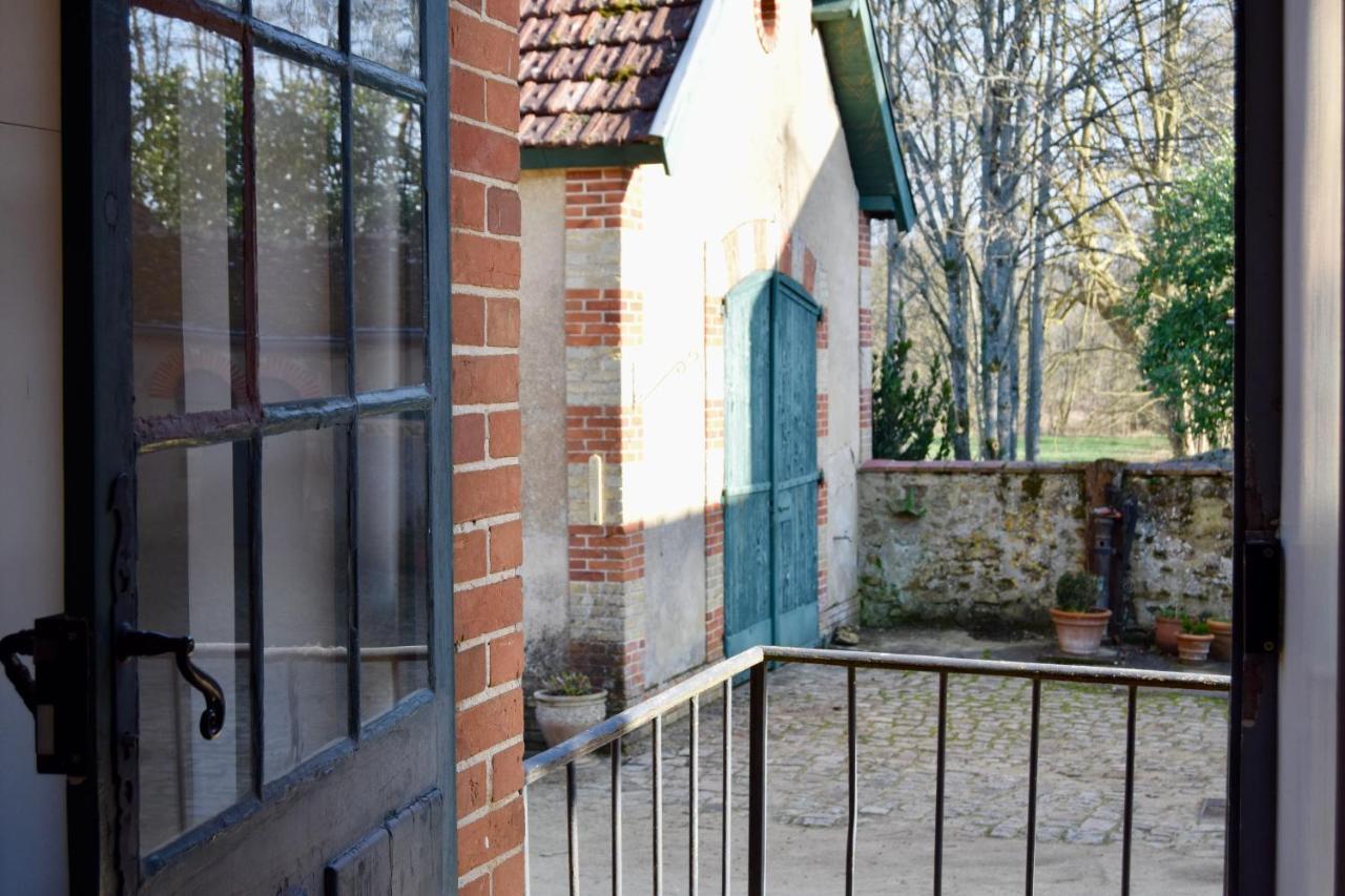 Cottages De Chateau De Vaux Yvre-l'Eveque Экстерьер фото