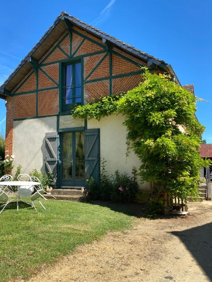 Cottages De Chateau De Vaux Yvre-l'Eveque Экстерьер фото